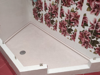 Потек пол в ванной - заменили на поддон для душа из литьевого мрамора с демонтажом плитки пола