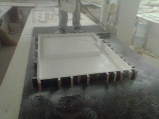 изготовление душевого поддона из литьевого мрамора по индивидуальному размеру